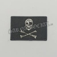 9_calavera pirata_B 9_calavera pirata_B